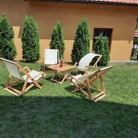 Tara Malesevic - 3 Lux Apartment