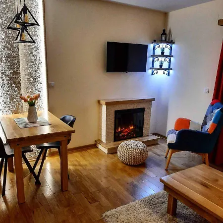 Tara Malesevic - 3 Lux Apartment *