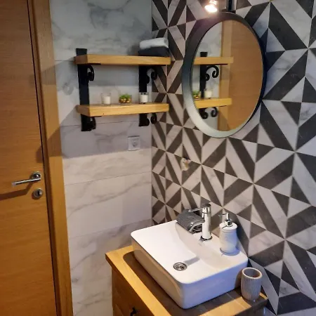 Tara Malesevic - 3 Lux Apartment *