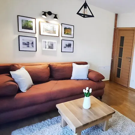 Tara Malesevic - 3 Lux Sljivovica (Zlatibor)